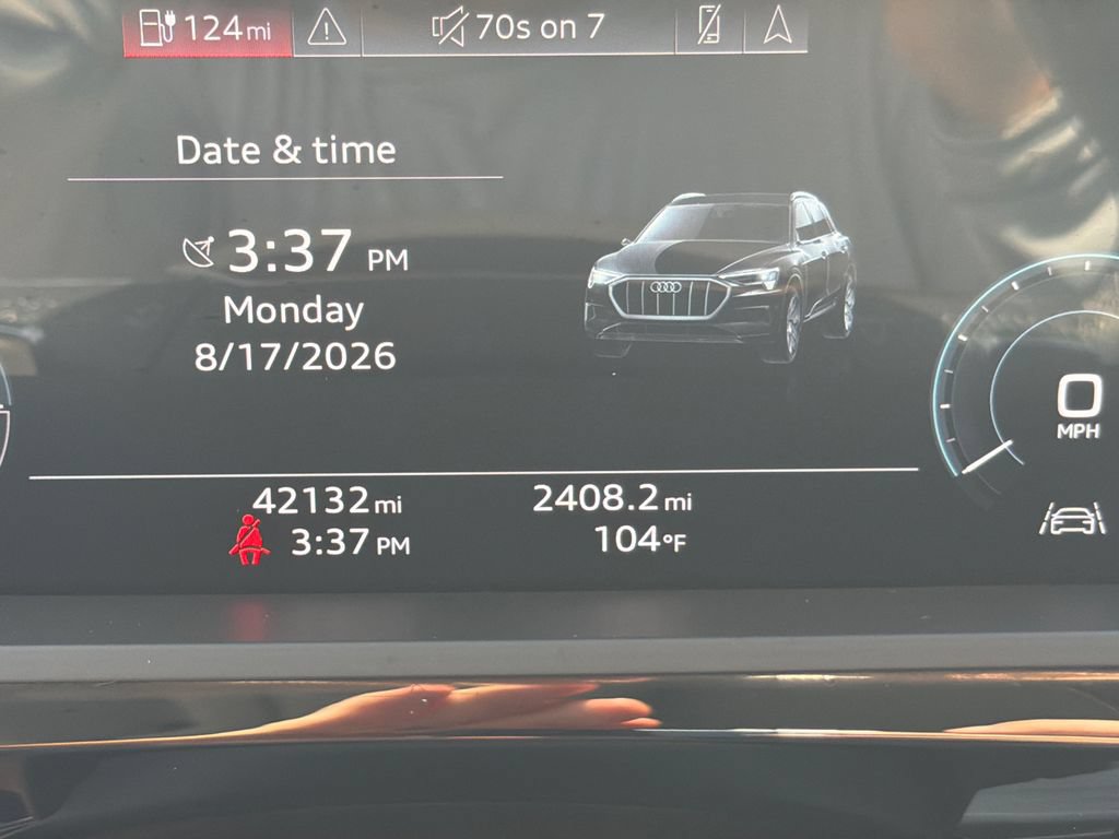 Used 2022 Audi e-tron Premium AWD/4WD image 28