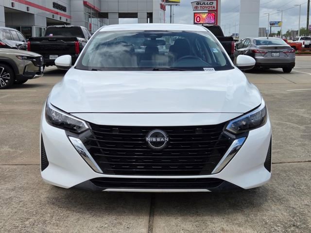 Used 2025 Nissan Sentra SV image 3