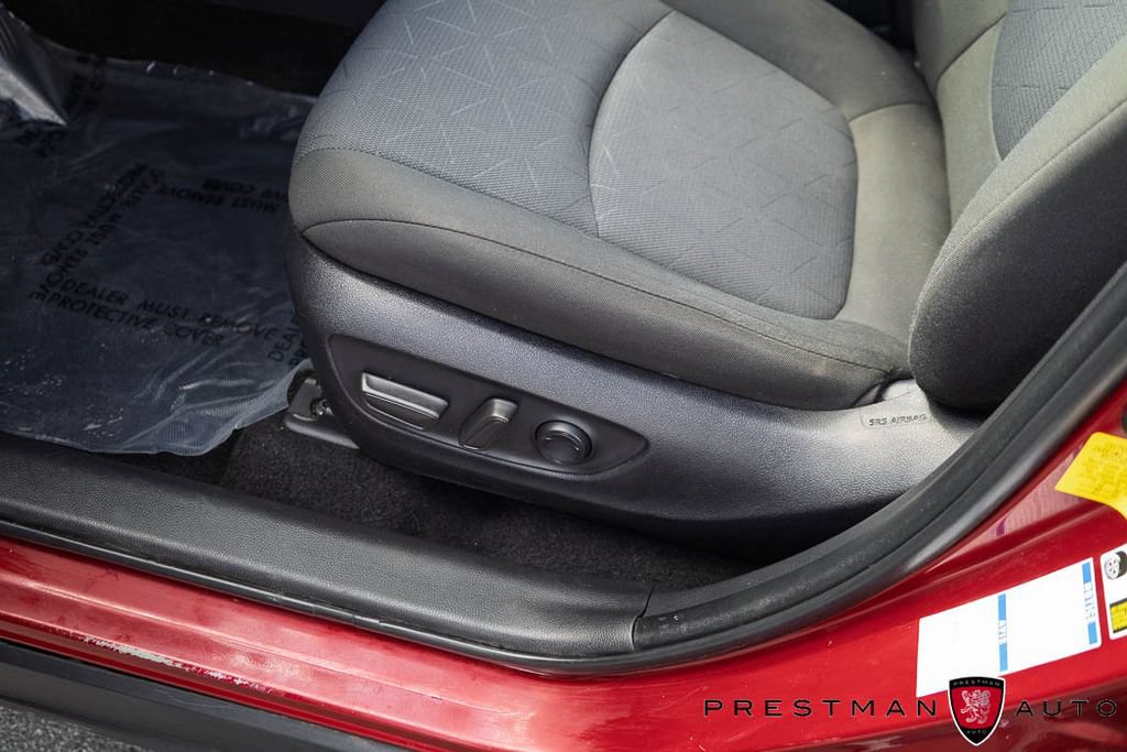 Used 2022 Toyota RAV4 XLE w/ Convenience Package AWD/4WD image 25