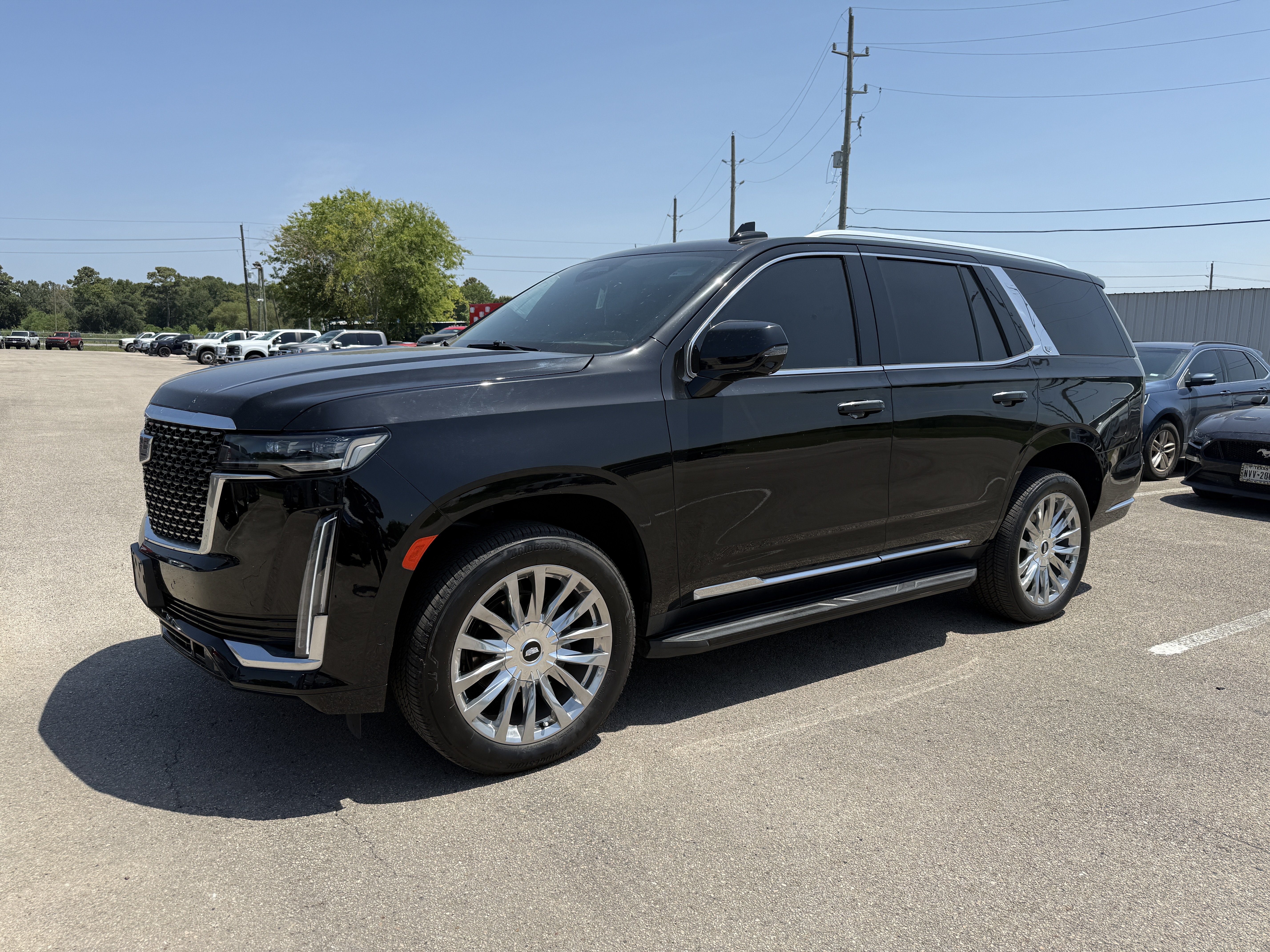 Used 2021 Cadillac Escalade Premium Luxury AWD/4WD image 4