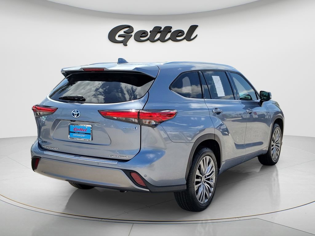 Used 2022 Toyota Highlander Platinum FWD image 4