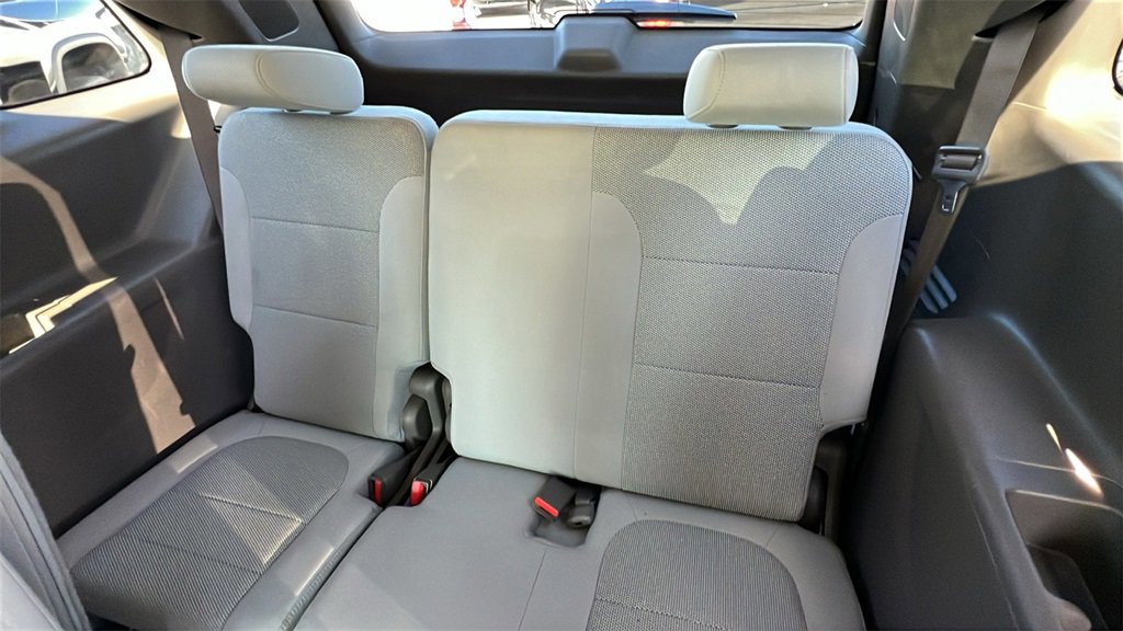 Used 2021 Chevrolet Traverse LT image 23