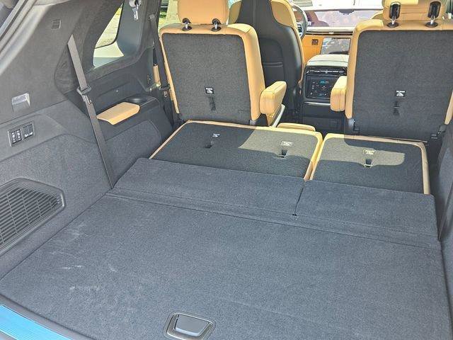 New 2026 Cadillac Escalade IQ Luxury 2 w/ LPO, Radiant Package image 41