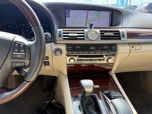 Used 2017 Lexus LS 460 w/ Comfort Package RWD image 11