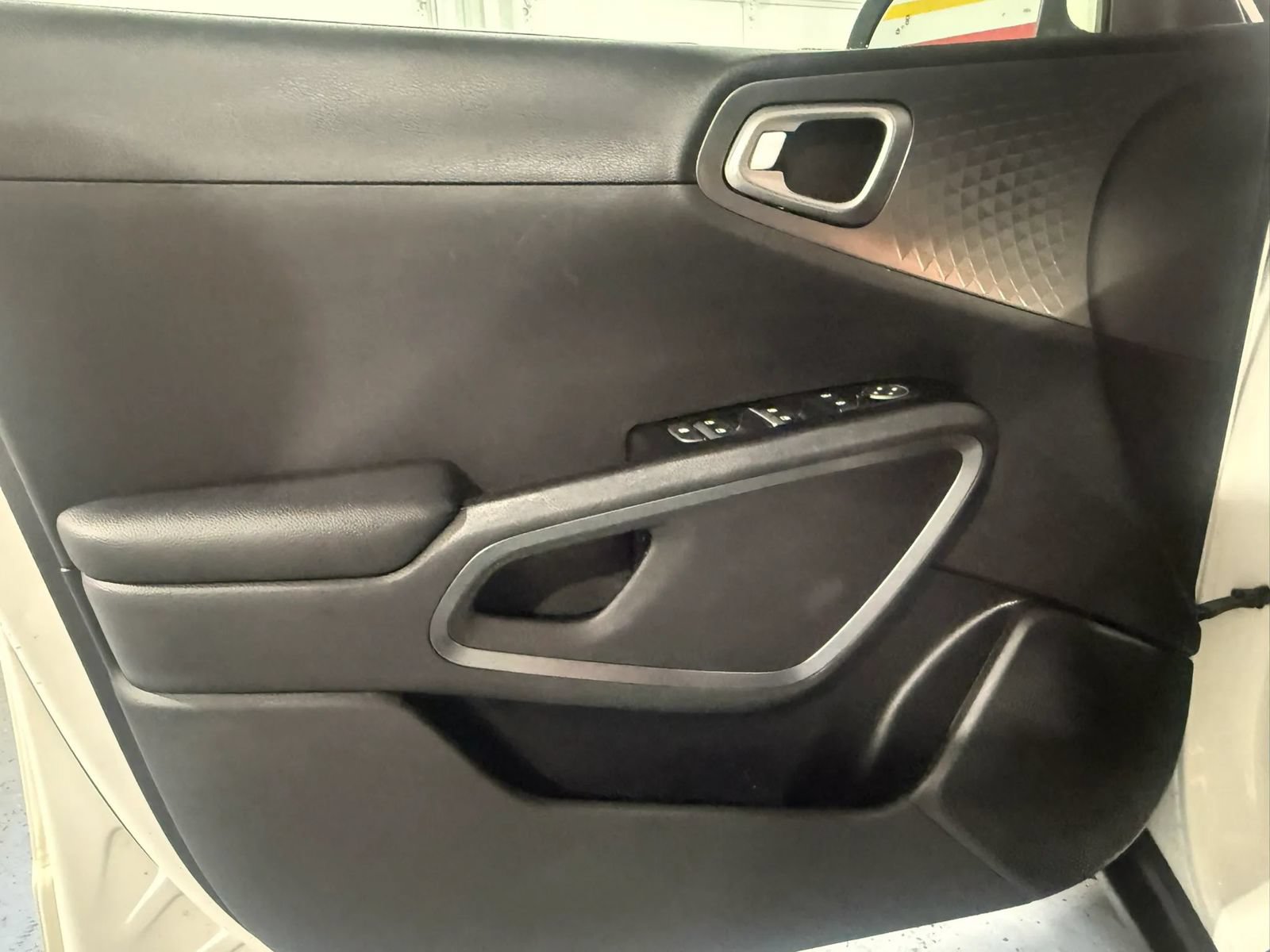 Used 2020 Kia Soul S FWD image 28