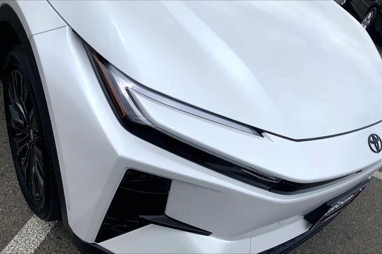 New 2026 Toyota C-HR AWD/4WD image 13