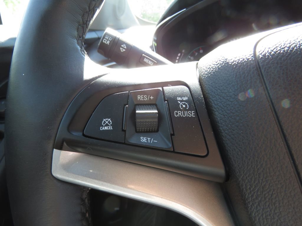 Used 2018 Chevrolet Trax LT w/ LT Convenience Package FWD image 21