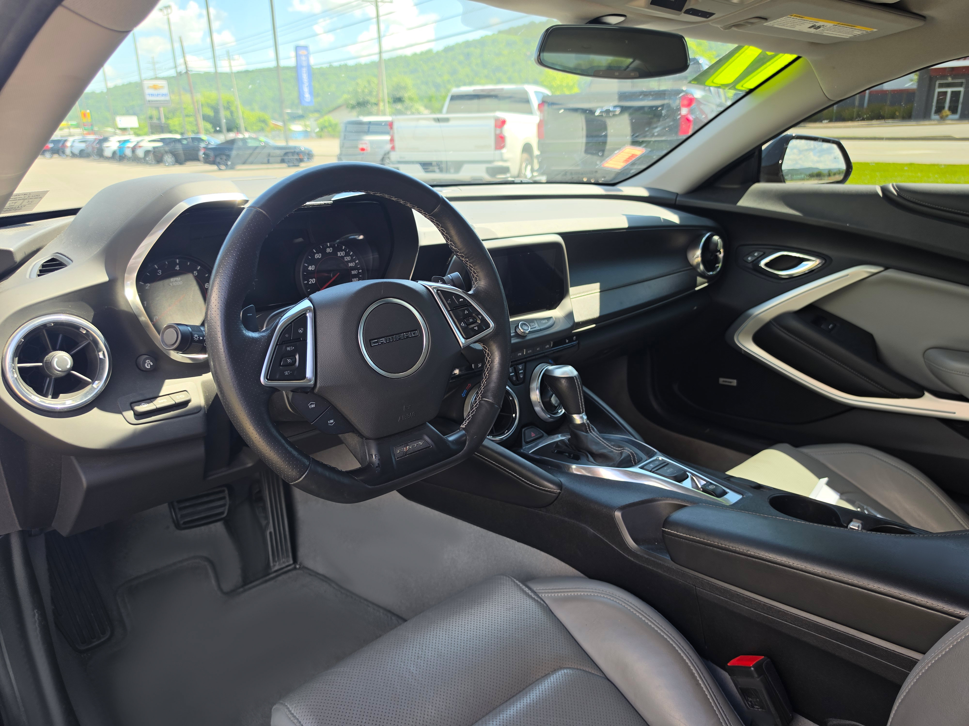 Used 2017 Chevrolet Camaro SS RWD image 13