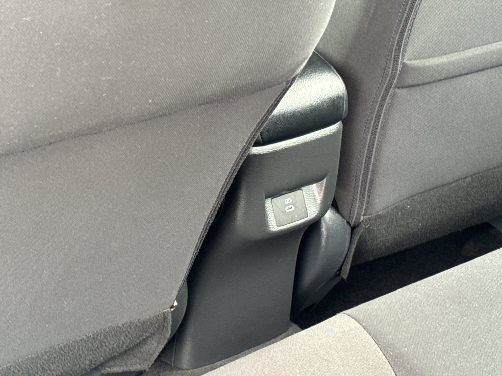 Used 2025 Nissan Versa SV FWD image 34