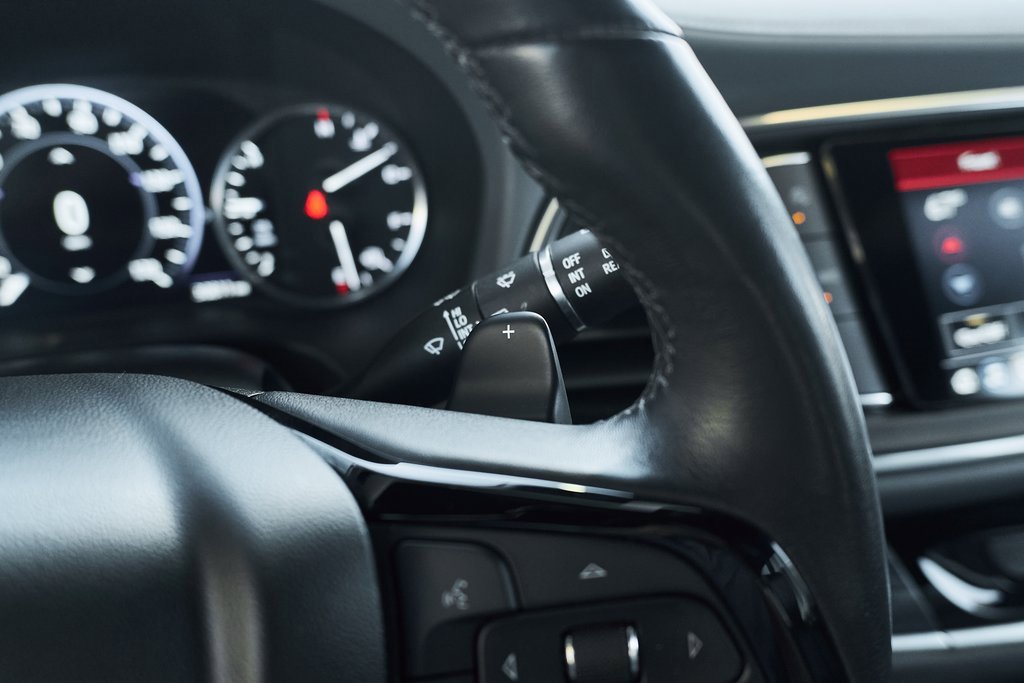 Used 2024 Buick Enclave Premium image 39