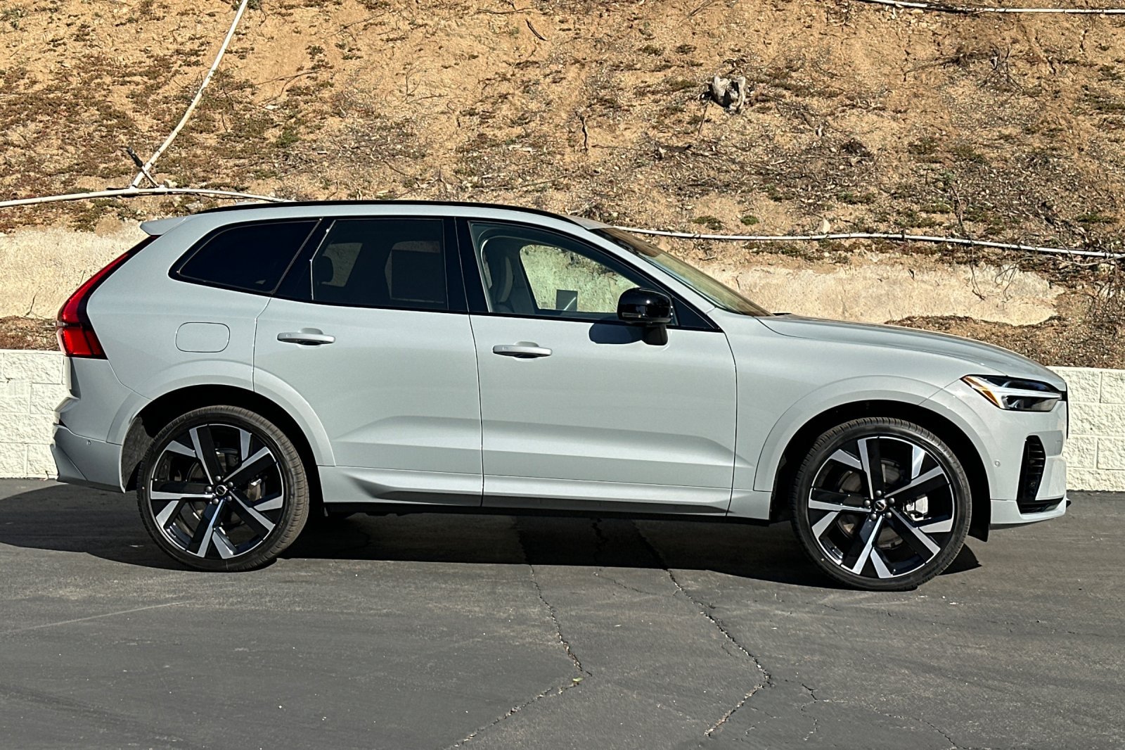 New 2026 Volvo XC60 T8 Ultra AWD/4WD image 3