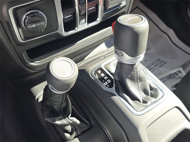 Used 2025 Jeep Gladiator Sport image 23