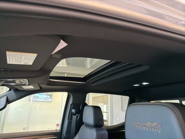 Used 2023 Chevrolet Silverado 1500 High Country w/ High Country Premium Package image 2
