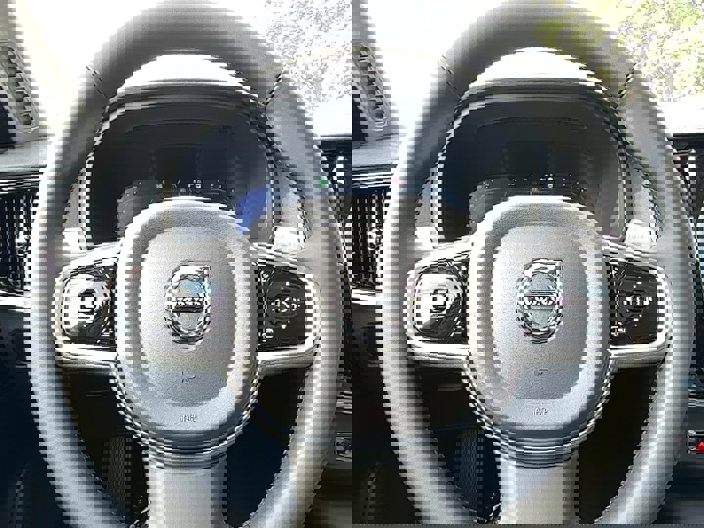 New 2025 Volvo V90 B6 Cross Country Plus w/ Protection Package Premier image 21