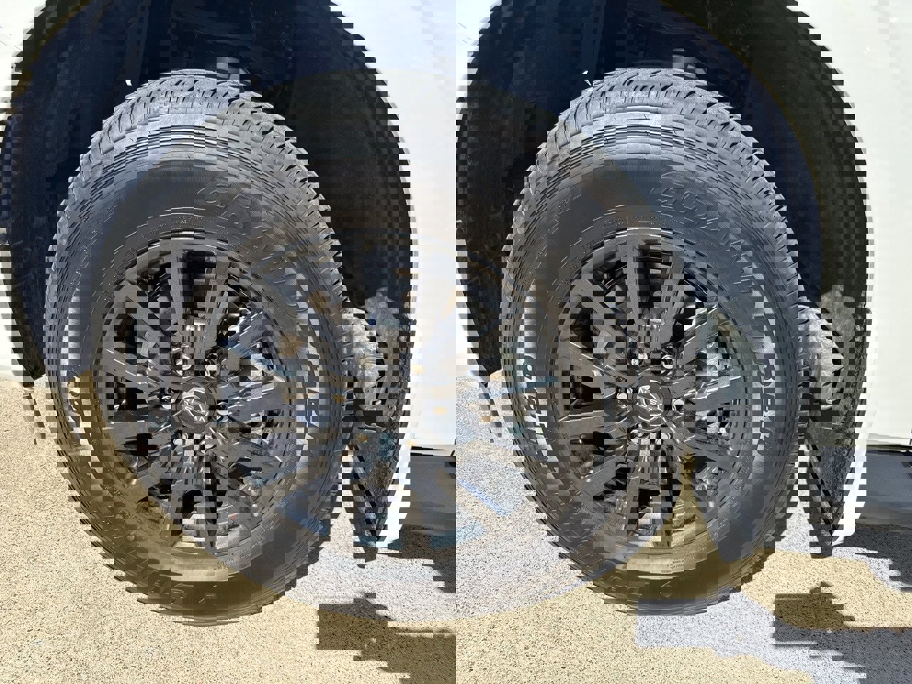 Certified 2025 Nissan Armada SV image 9