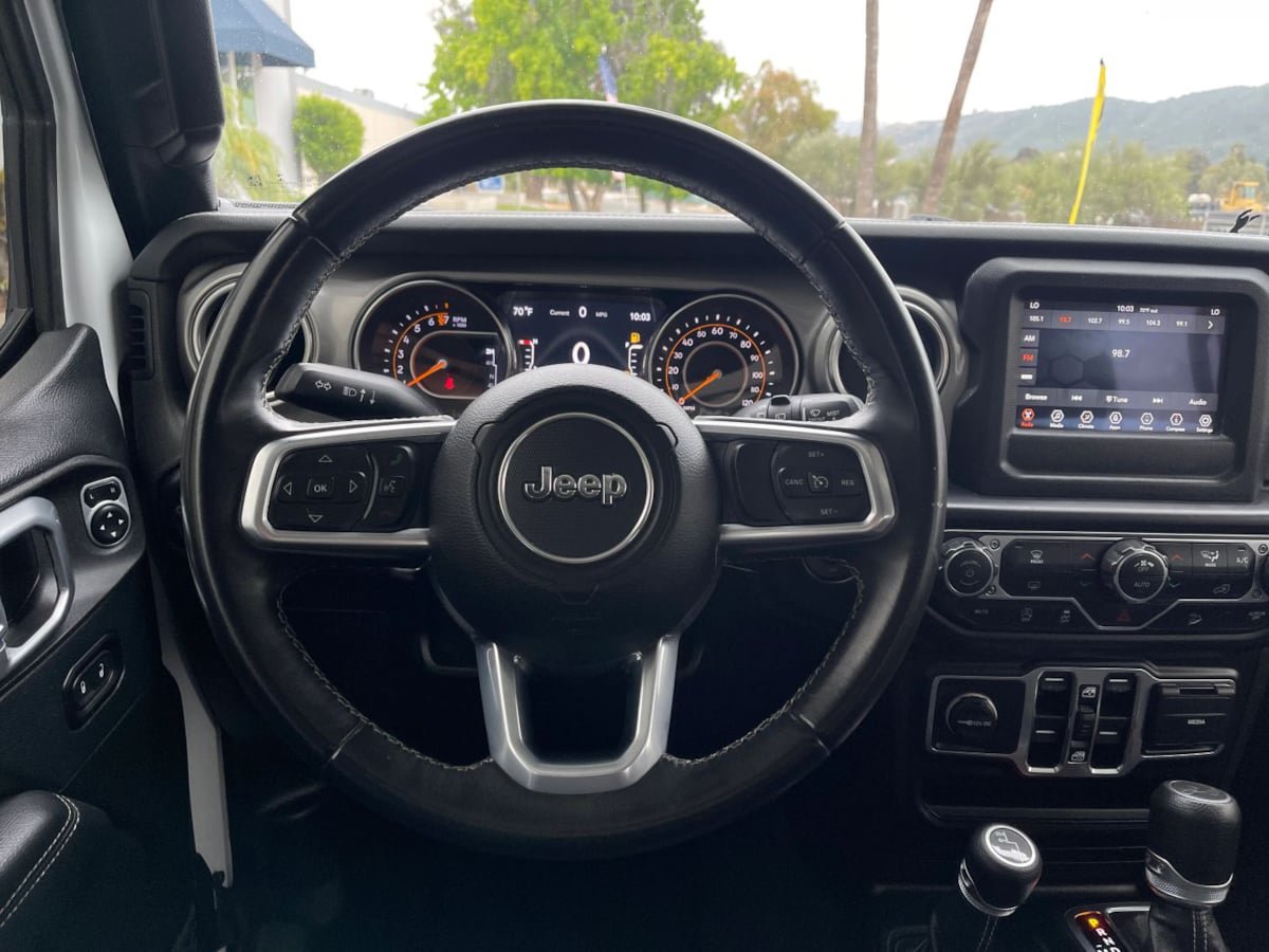 Used 2019 Jeep Wrangler Unlimited Sahara AWD/4WD image 11