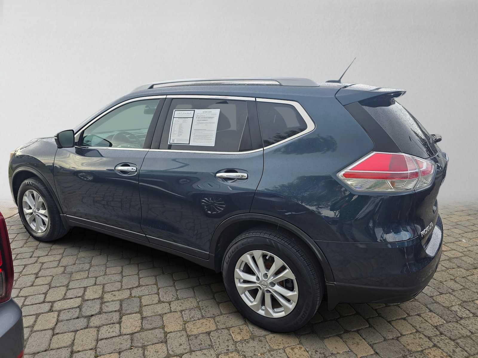 Used 2015 Nissan Rogue SV w/ SV Premium Package AWD/4WD image 6
