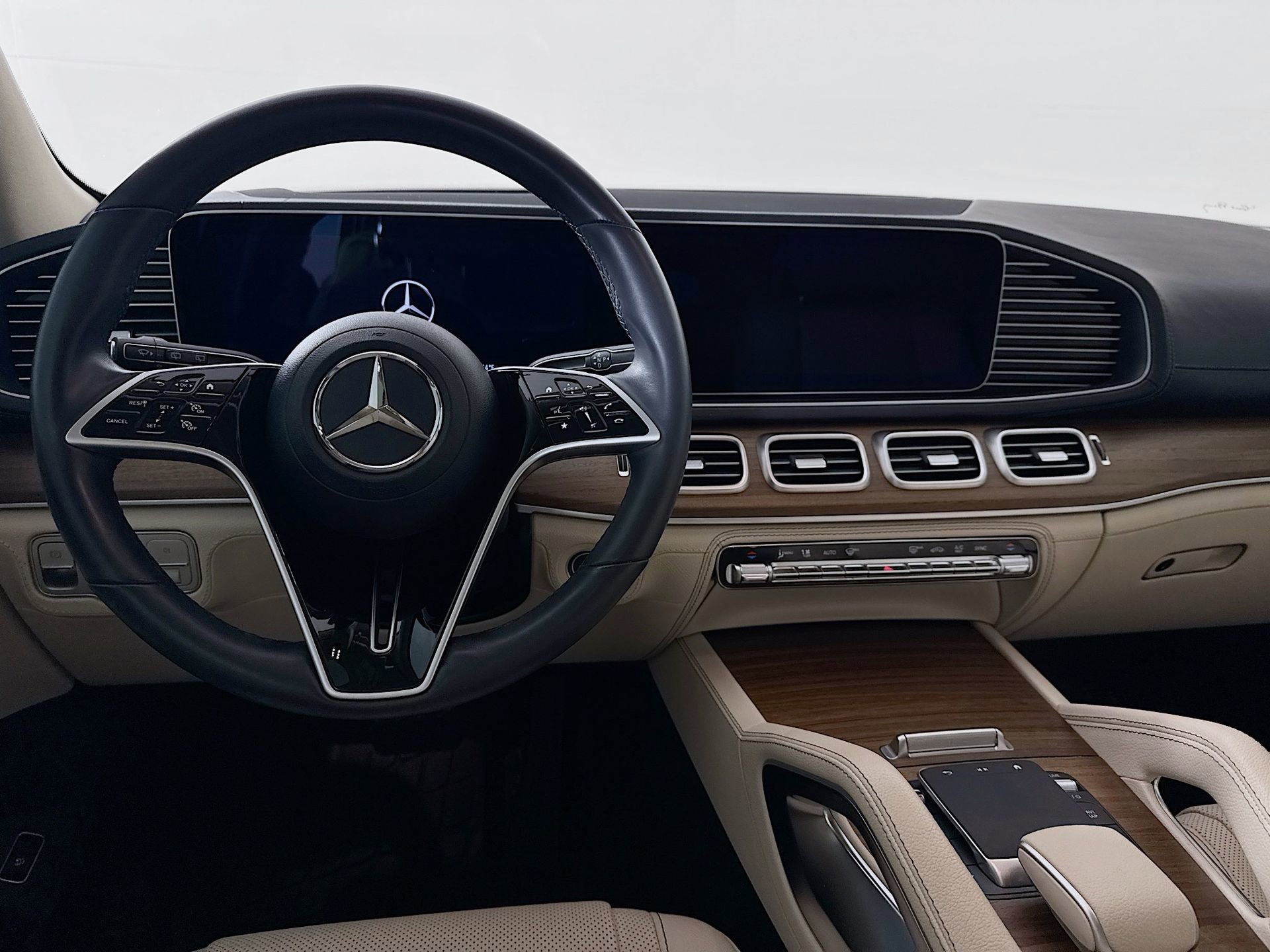 Certified 2024 Mercedes-Benz GLE 450 4MATIC image 25