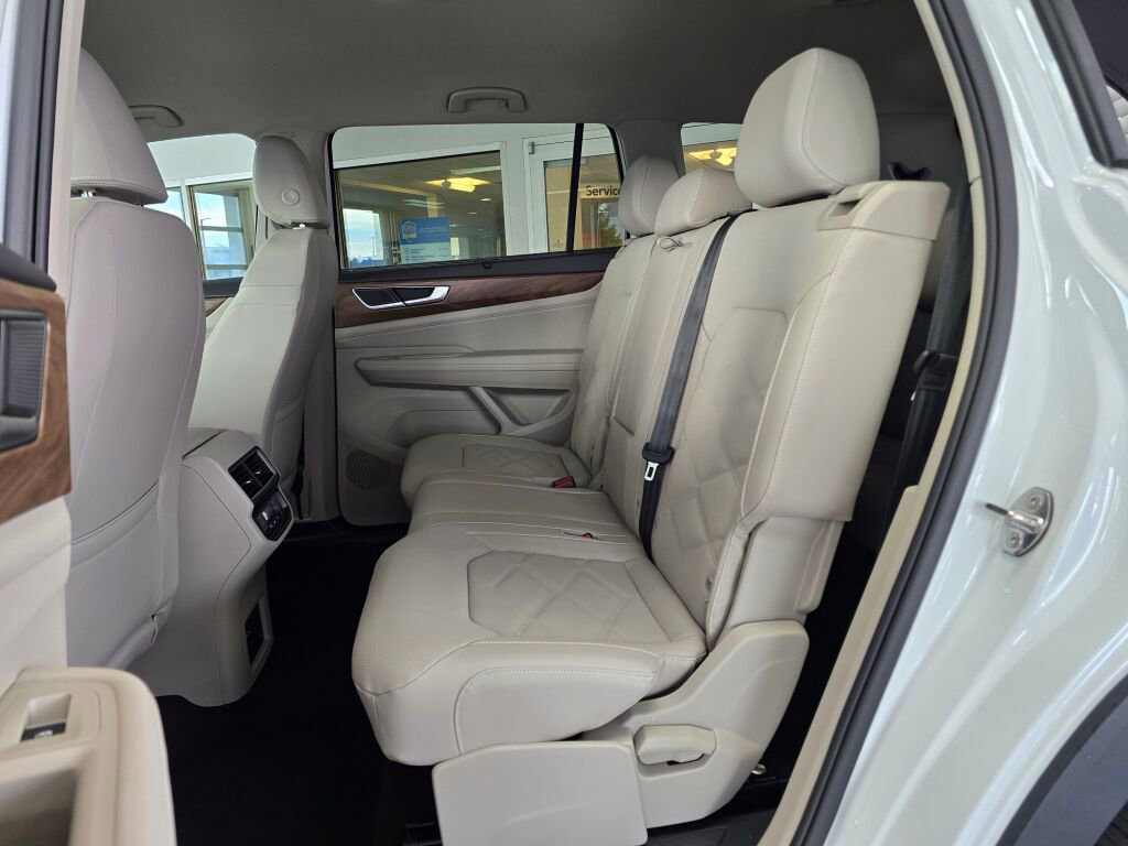 New 2024 Volkswagen Atlas SE image 24
