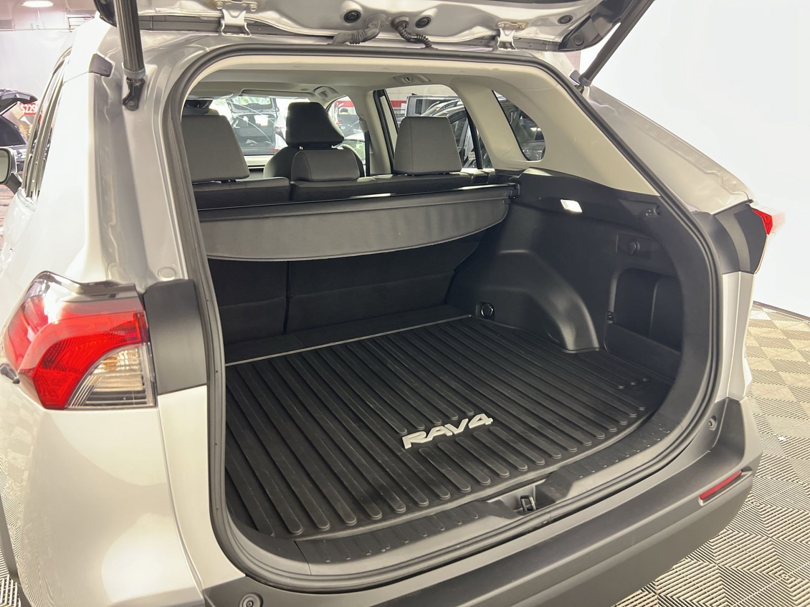 Used 2023 Toyota RAV4 XLE w/ Convenience Package AWD/4WD image 26