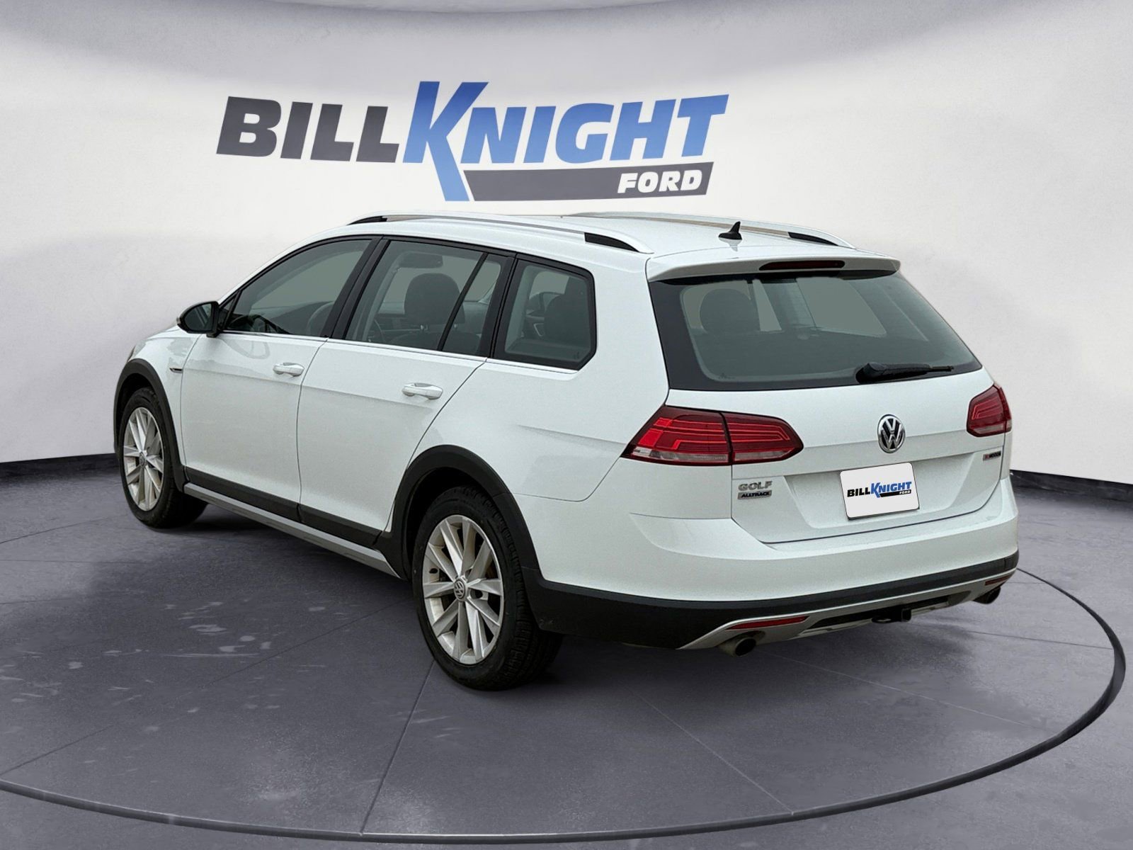 Used 2019 Volkswagen Golf Alltrack S image 3