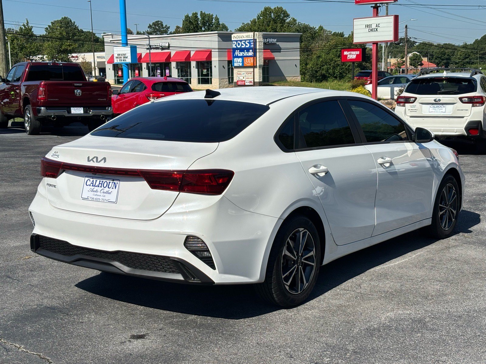 Used 2024 Kia Forte LXS FWD image 4