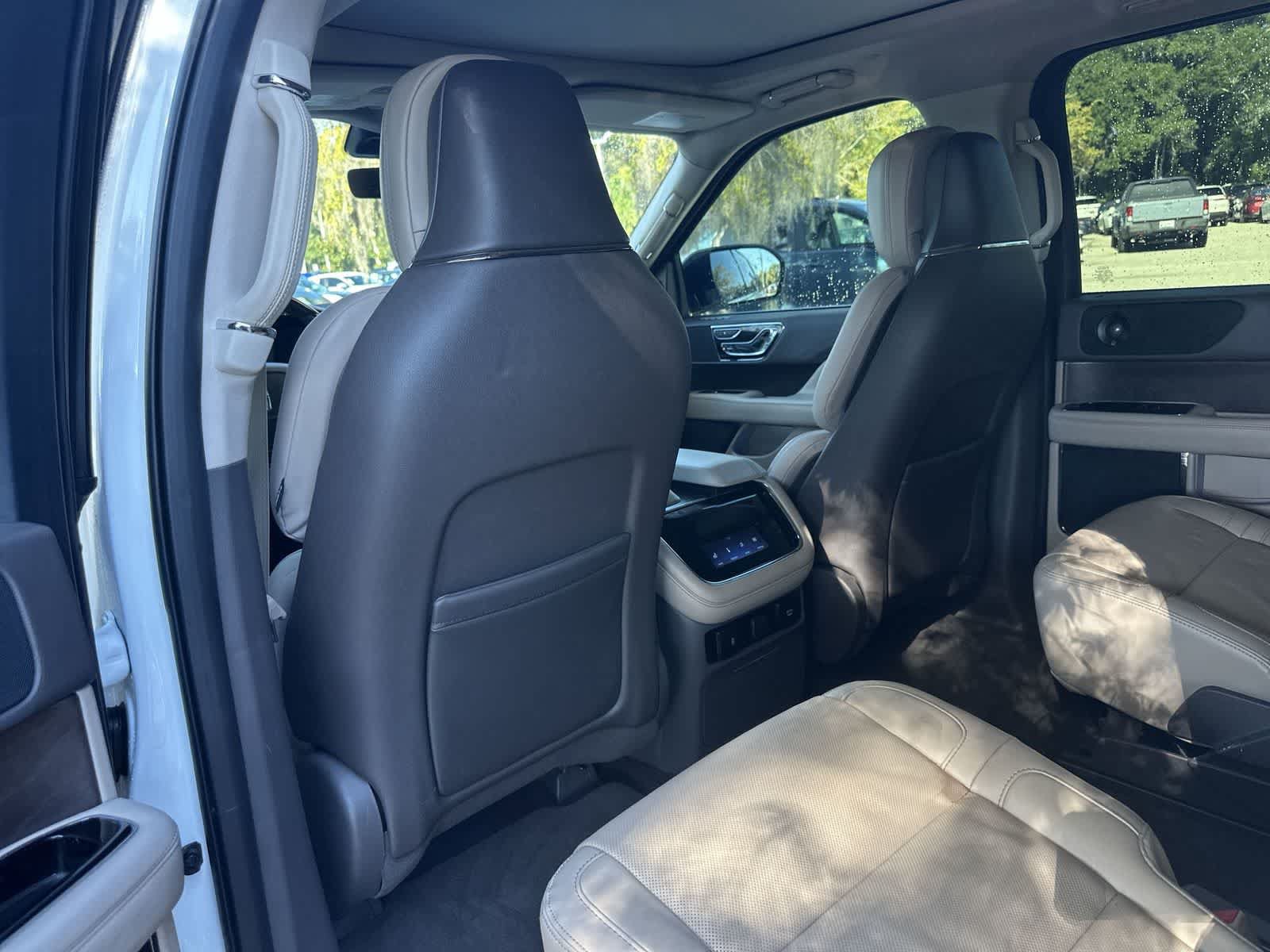 Used 2024 Lincoln Navigator Reserve AWD/4WD image 14
