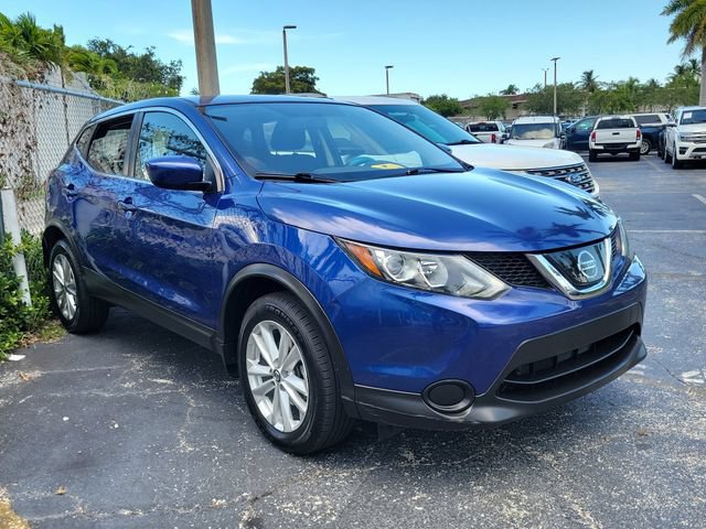 Used 2019 Nissan Rogue Sport S w/ Appearance Package FWD image 2