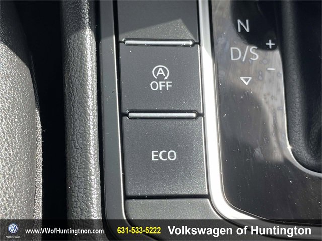 Certified 2019 Volkswagen Jetta R-Line w/ R-Line Cold Weather Package image 30