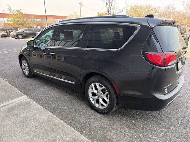 Used 2020 Chrysler Pacifica Limited image 14