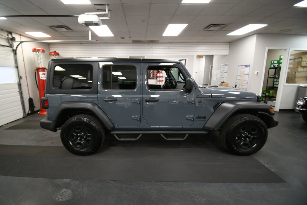 Used 2024 Jeep Wrangler Sport image 9