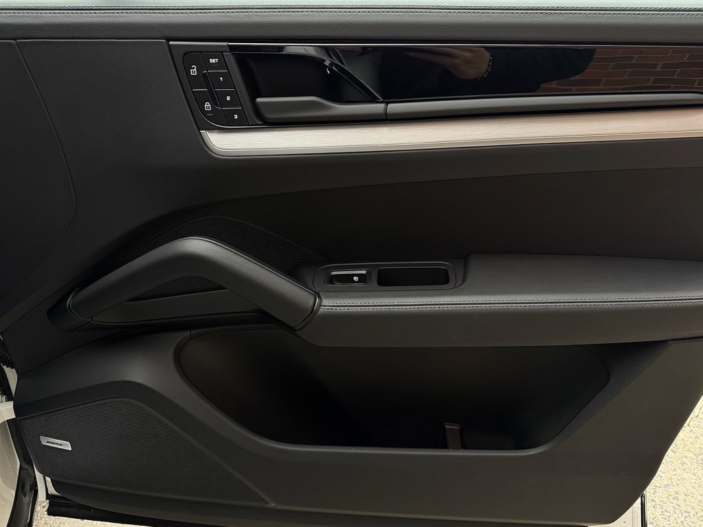 Certified 2024 Porsche Cayenne Turbo image 23