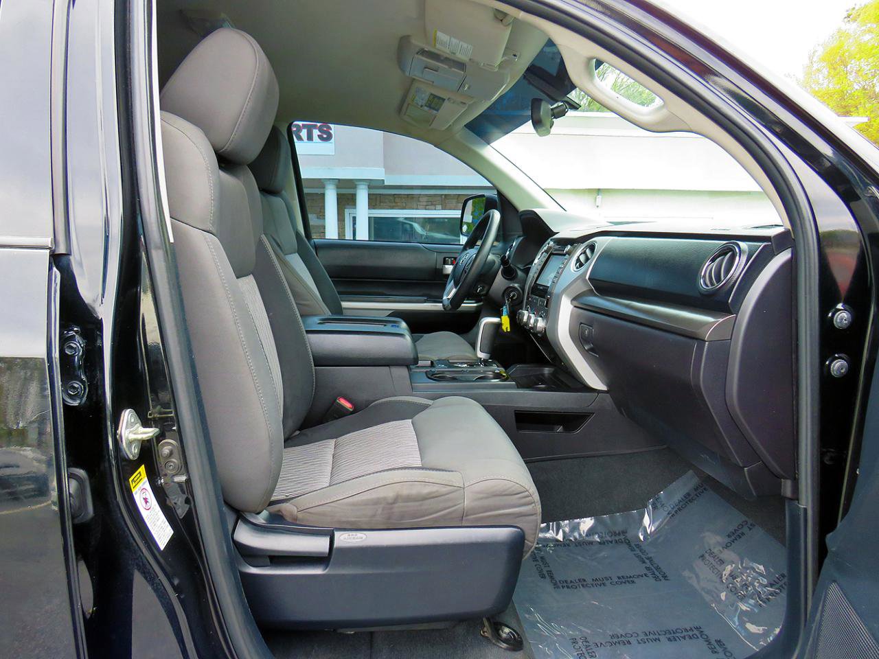 Used 2015 Toyota Tundra SR5 w/ SR5 Upgrade Package AWD/4WD image 12