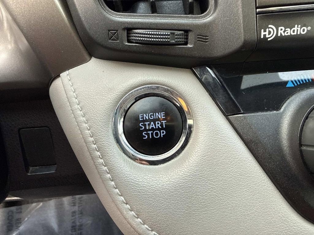 Used 2018 Toyota RAV4 XLE image 34