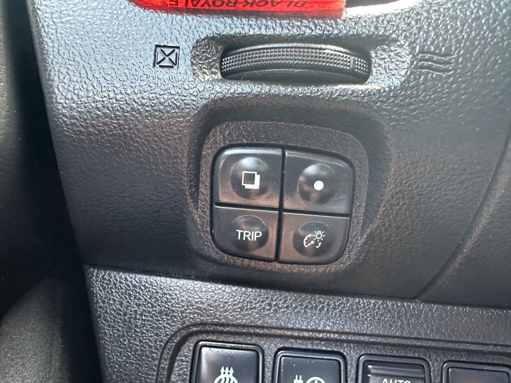 Used 2015 Nissan Leaf S w/ Charge Package FWD image 21