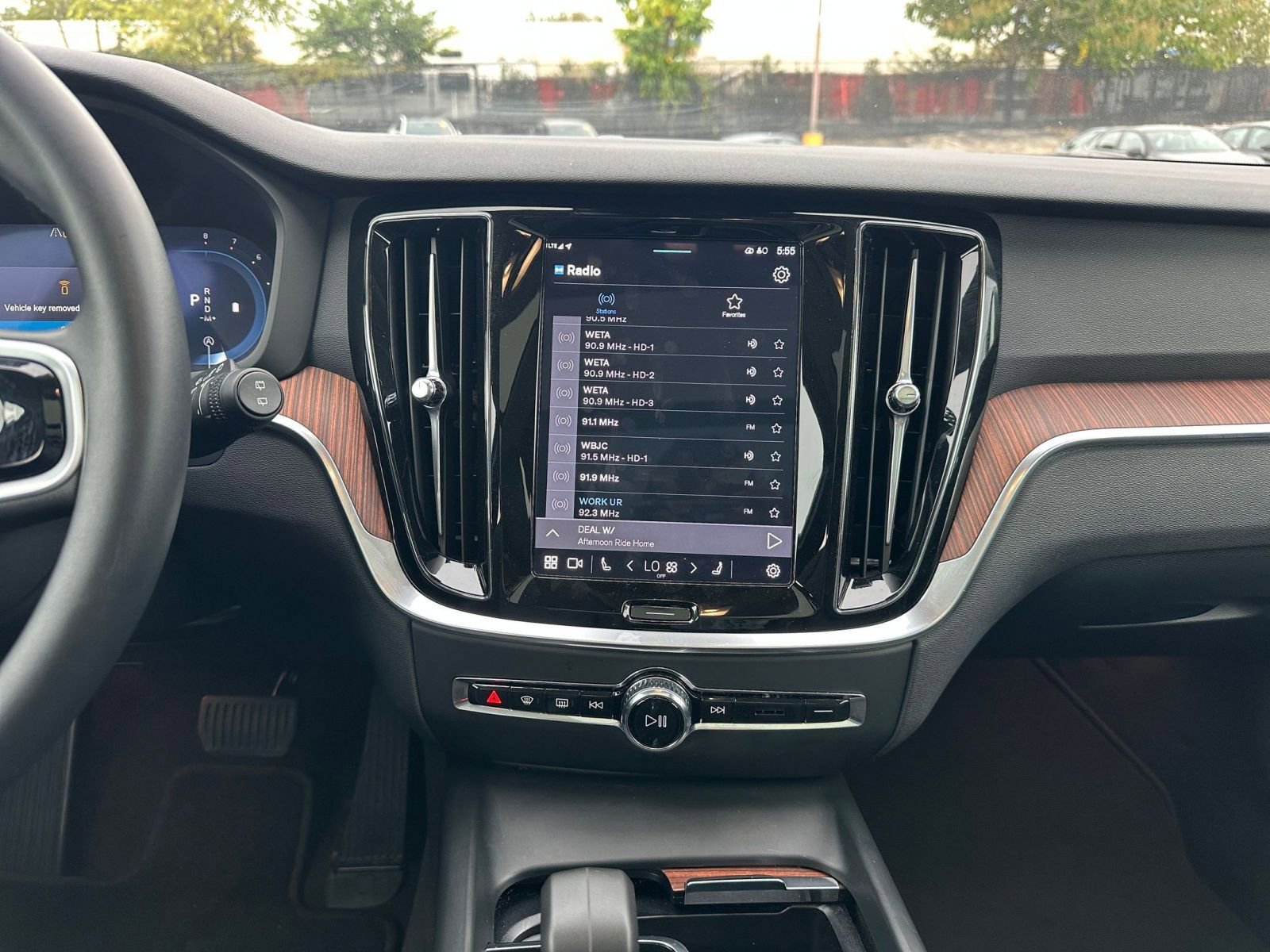 Used 2025 Volvo V60 B5 Cross Country Plus image 18