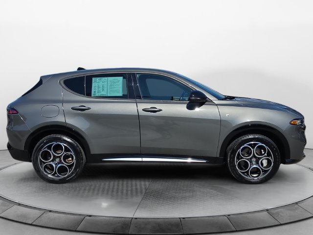 Used 2024 Alfa Romeo Tonale Ti w/ Premium Interior Package AWD/4WD image 6