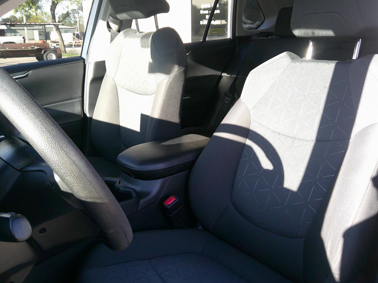 Used 2022 Toyota RAV4 XLE image 12