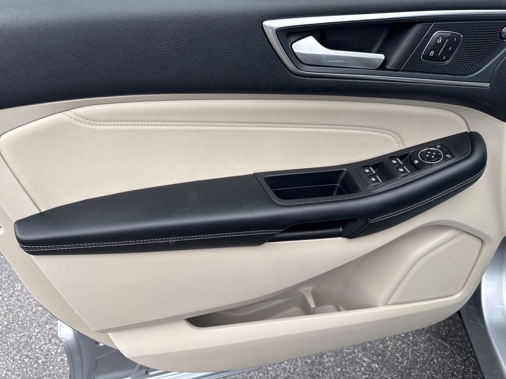 Used 2024 Ford Edge Titanium image 16