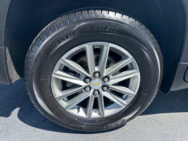 Used 2023 Chevrolet Traverse LT AWD/4WD image 42