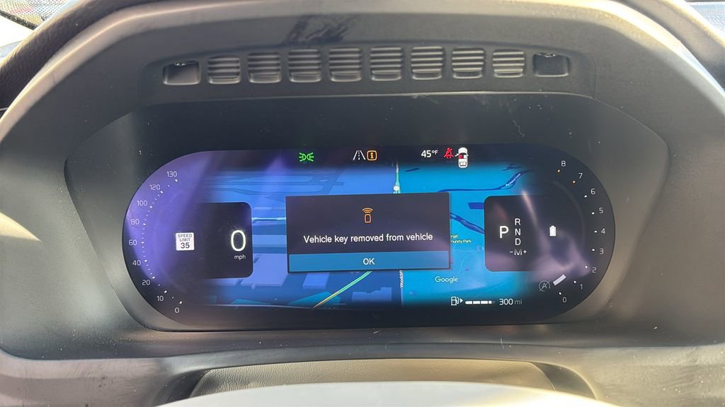 Used 2023 Volvo XC90 B6 Plus image 15