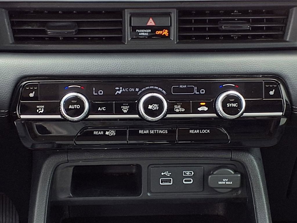 Used 2025 Honda Pilot Touring image 15