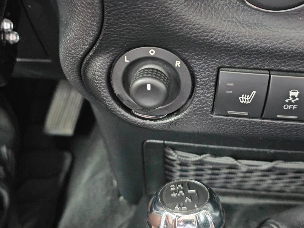 Used 2012 Jeep Wrangler Unlimited Sahara w/ Dual Top Group AWD/4WD image 41
