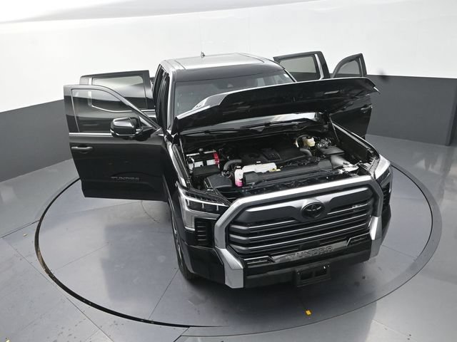 Used 2025 Toyota Tundra Limited AWD/4WD image 31