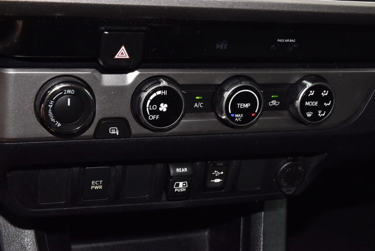 Used 2018 Toyota Tacoma SR5 AWD/4WD image 28