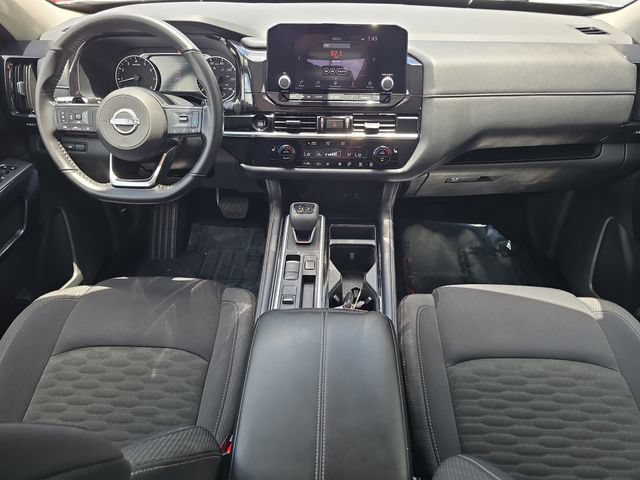 Used 2025 Nissan Pathfinder SV FWD image 11