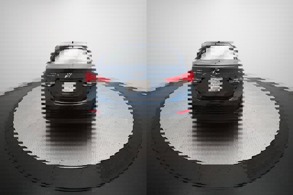 Used 2016 Hyundai Elantra SE image 24