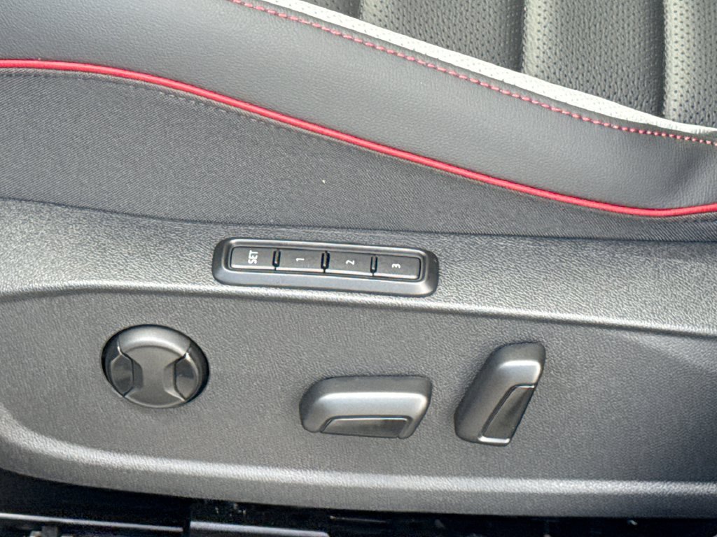 New 2026 Volkswagen GTI SE FWD image 14