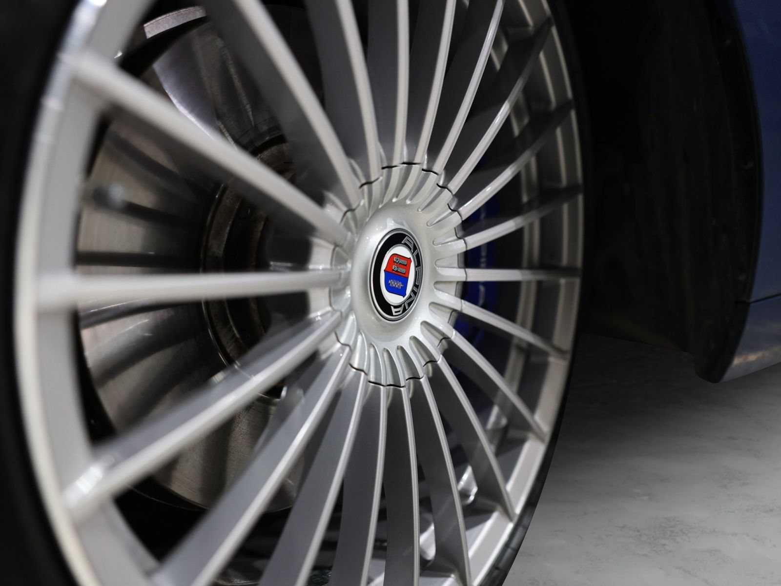 Used 2023 BMW ALPINA B8 xDrive Gran Coupe AWD/4WD image 7