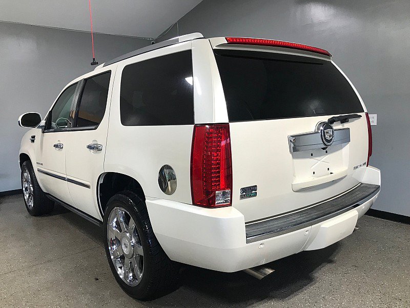 Used 2010 Cadillac Escalade Premium AWD/4WD image 5